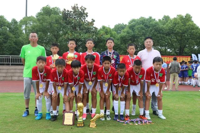 中国足球少年遇上英超小将